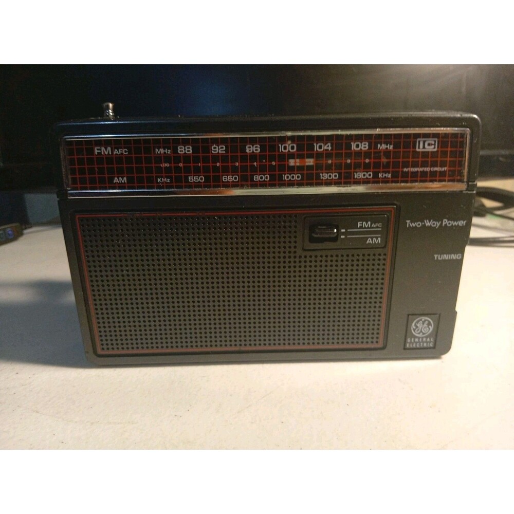 Vintage GE General Electric AM/FM Two-Way Portable Radio Model 7-26600 Tested